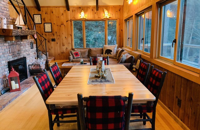 Private Chalet In NW Bay With 25 Foot Dock!