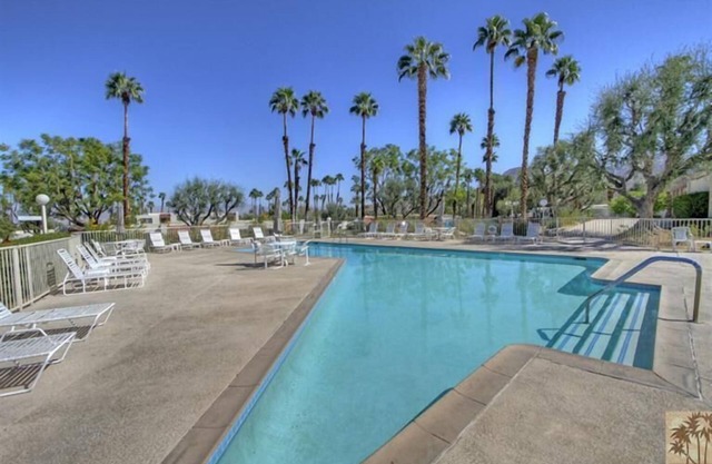 Private, Comfortable & Great Location To Relax, Shop & Dine.