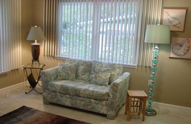 Private Cottage Getaway. Close to the River & downtown River District.