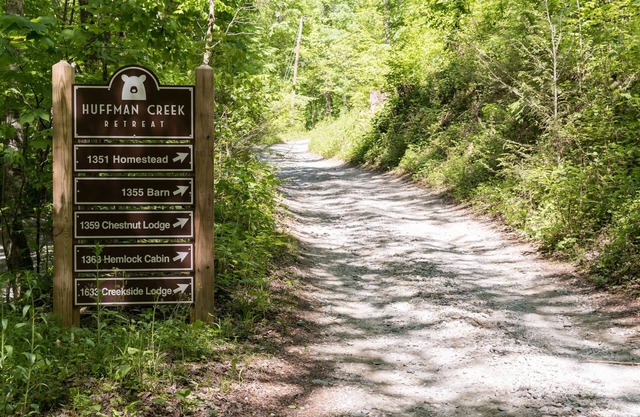 Private Creek, Hiking Trail System, Trout Fishing Onsite + Game Room, WiFi, Fire
