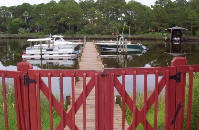 Private Dock - Ground Floor - Poolside - Walk to the Beach