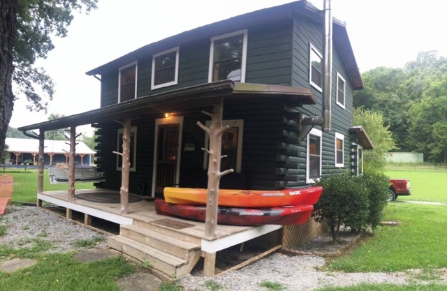 Private fishing cabin on White River with hiking trails nearby
