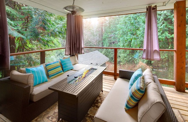 Private Forest & Creek Setting with Outdoor Fire Table