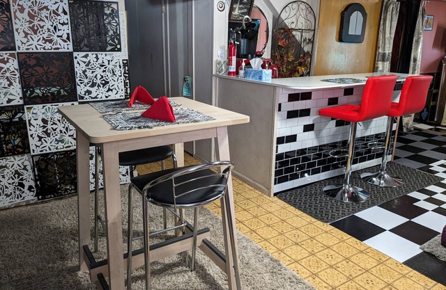 Private, free parking and laundry. Centrally located to everythingnThe Roadhouse