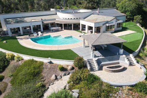 Private Gated 6BR Luxury Estate, Gym, Lake View