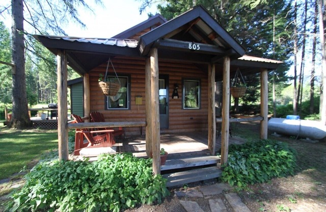 Private Guest House - Ten Minutes to Glacier National Park, Montana
