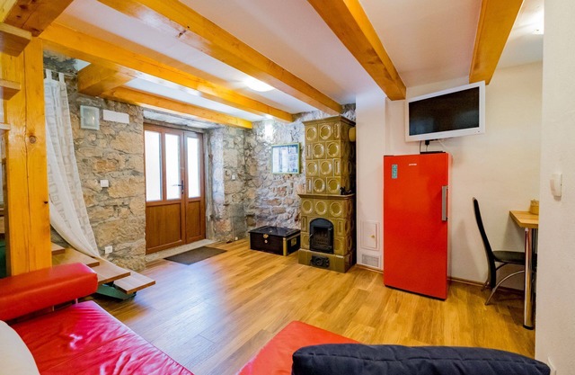Private house with garden, small pool, air conditioning, washing machine and parking space