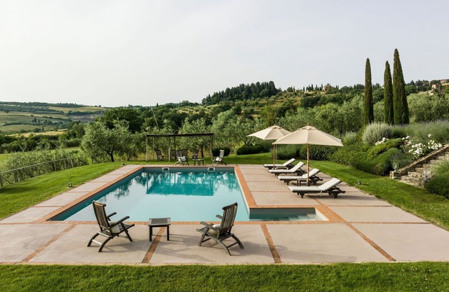 Private Villa with A/C, private pool, hot tub, WIFI, TV, patio, pets allowed, panoramic view
