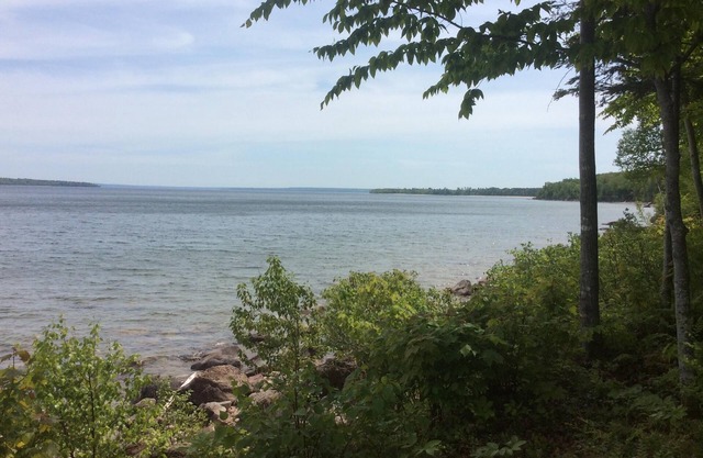 Private Lake Superior Access At This Quaint, Clean, Cottage. Great Location!