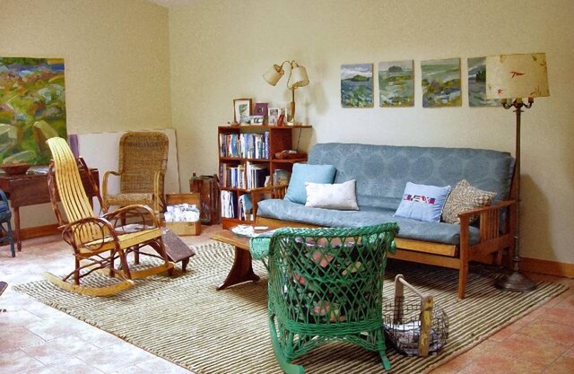 Private Light Filled Cottage, Water Access, Artist's Retreat