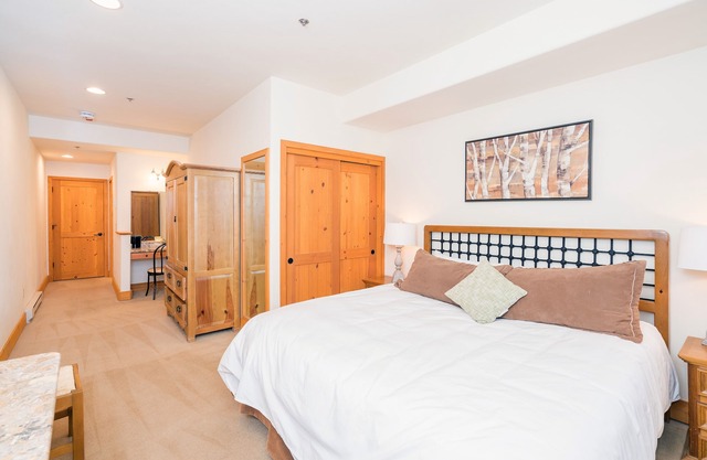 Private Lock-Off Room With Access to Hot Tub, Pool and More!