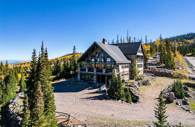 Private Luxurious Estate in Brian Head indoor spa, gas fireplaces, movie theater