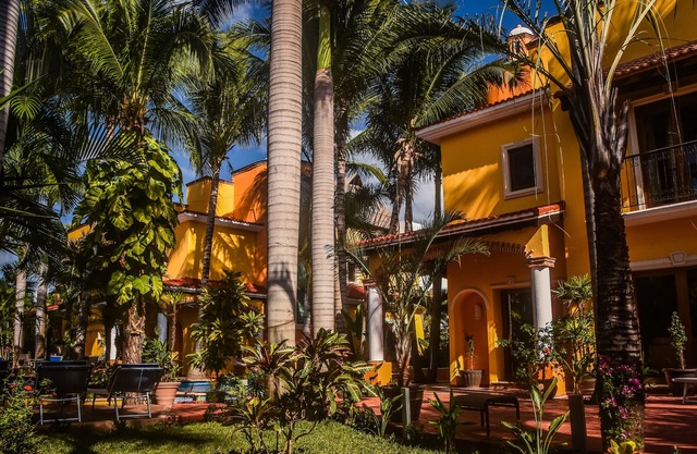 Private Luxury Villa 15,000 sq ft,kid friendly, Maid, pvt.Chef,24 h security