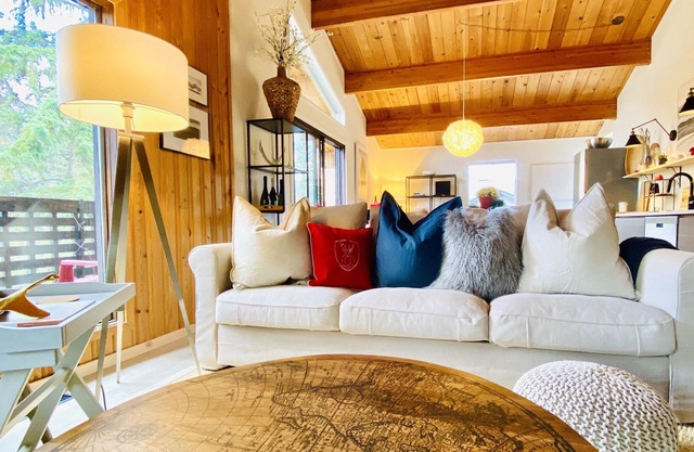 Private Mountain Chalet in The Heart of Banff