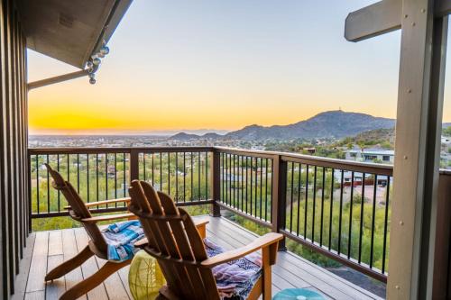 Private Mountain Hideaway Sleeps 6 with view