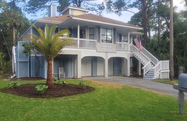 Private neighborhood pool, 4 person golf cart avail. Amenity cards available,