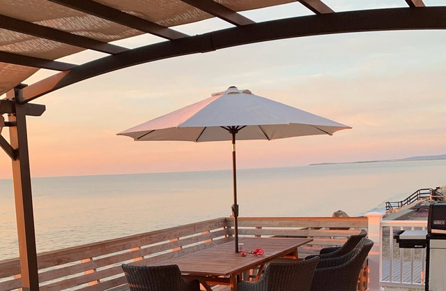 Private Ocean Front Home On Family Friendly Beach In Duxbury, Ma
