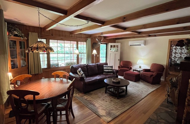 Private, pet friendly lake. perfect location. Secluded, yet 1 mile to Main St