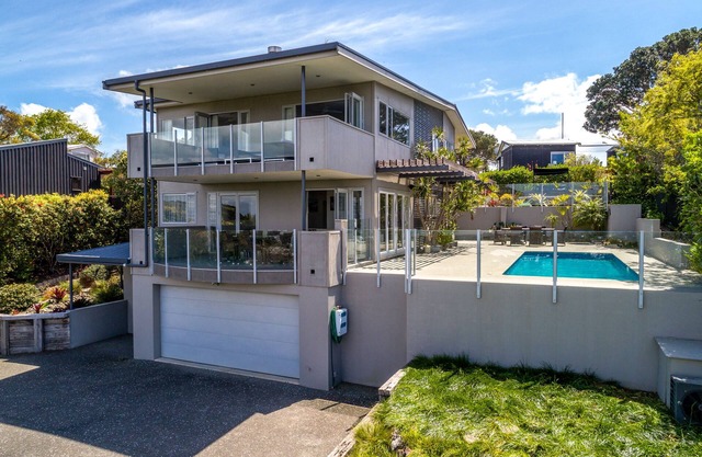 Private pool and vast sea views, central 4 bedroom house