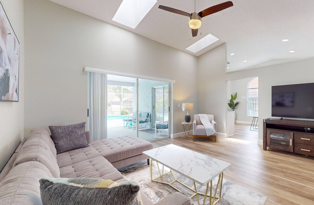 private pool , central AC, W&D, WiFi, Snow-bird friendly