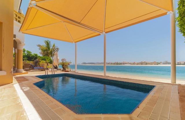 Private Pool & Direct Beach Access-4BDR Villa