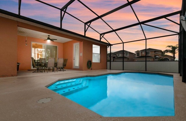 Private Pool Home in Quiet Community Near Disney and Universal