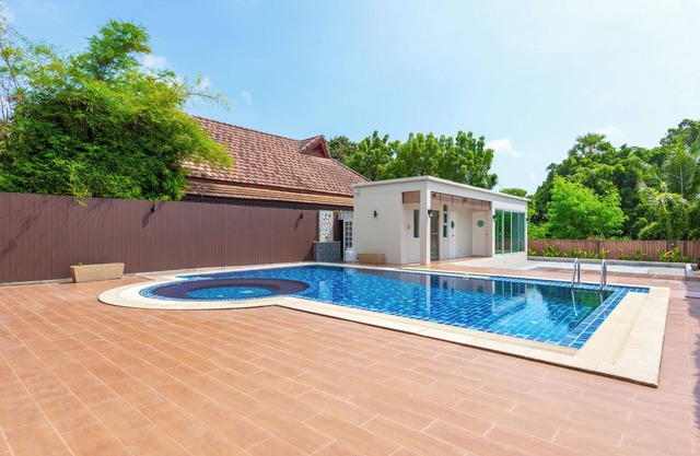 Private Pool Villa Chalong