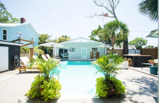 Private, quiet oasis right in the middle of all the action of CB!