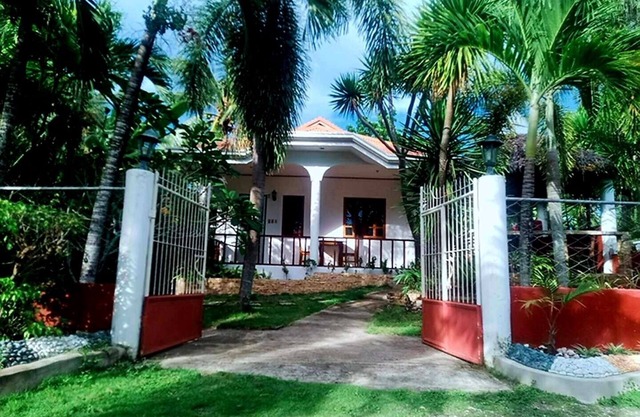 Private quite bungalow-5 min walk to ocean & restaurants