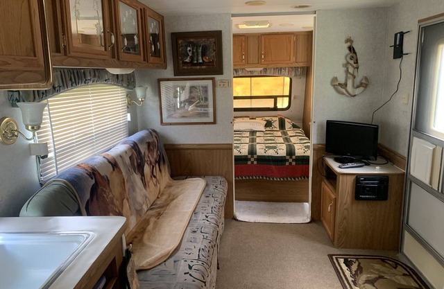 Private Rv on horse farm with amazing view!
