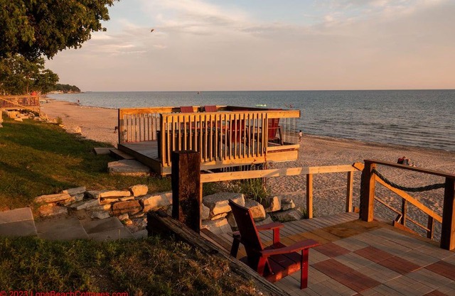 Private sand beach. Lakeview. Spacious LongBeachCottages.com – Cottage #7