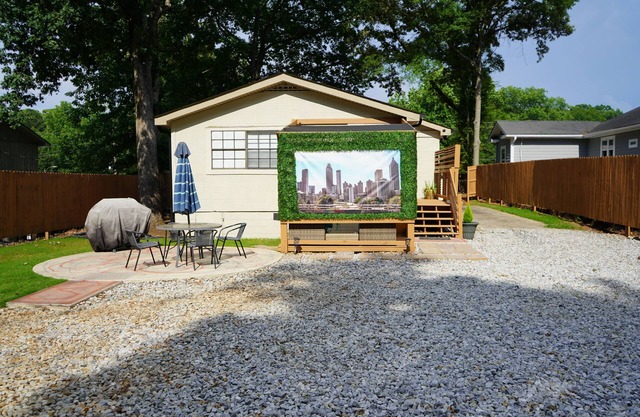 Private, Spacious, and Relaxing Compound