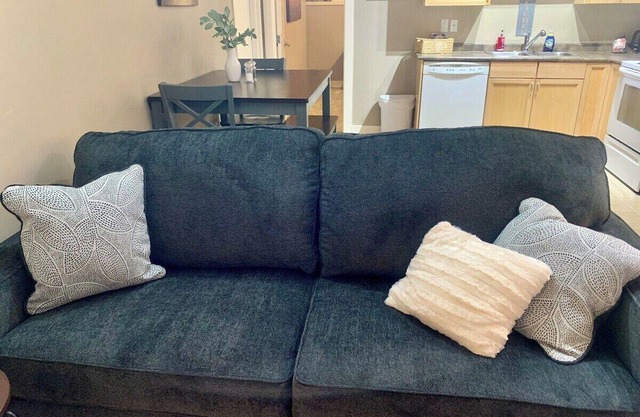 Private Suite- 2 Beds | Full Kitchen | Free Wifi