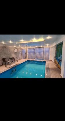 Private swimming pool sweet dreams
