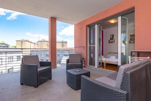 Private terrace & 2 bedrooms near Bosco Verticale