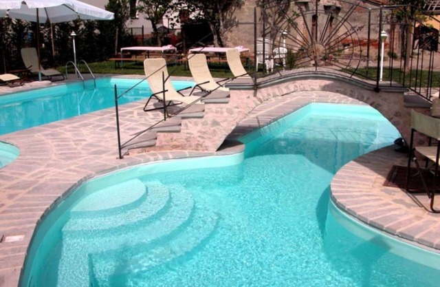 Private Villa with WIFI, hot tub, private pool, A/C, TV, veranda, pets allowed, panoramic view