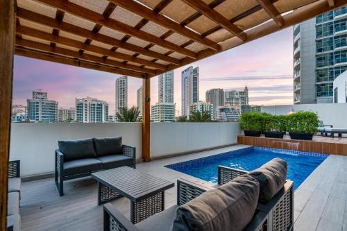 Private villa in Marina with private pool!