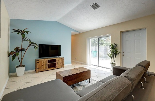Private Villa in Port St Lucie, 30 min from the beach