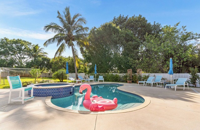 Private Villa | Pool + Hot Tub + Sleeps 20