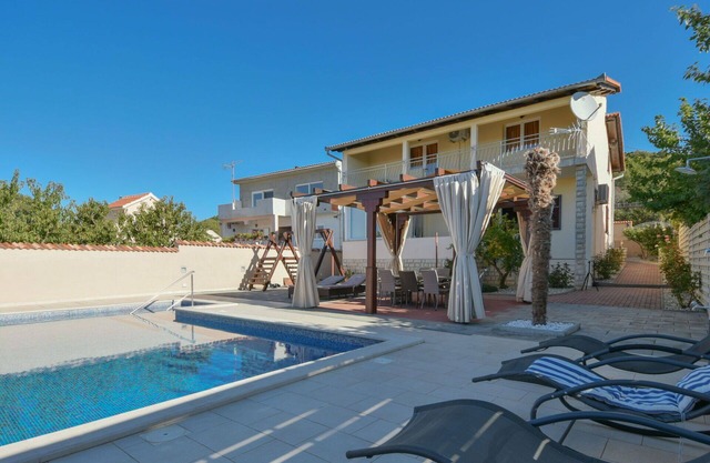 Private Villa with A/C, WIFI, private pool, TV, patio, pets allowed, panoramic view, parking