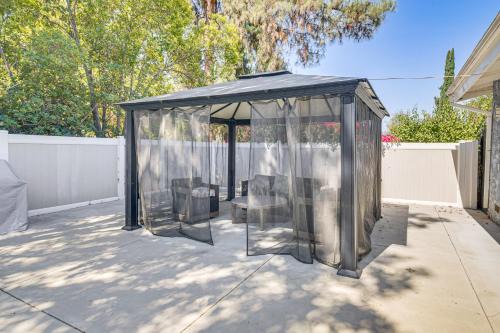 Private Yard with Pool Bright Escape in Canoga Park
