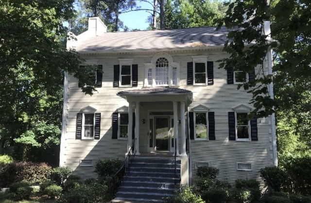 Professional, Travelers Haven , 1 bdrm, living room, private shower free parking