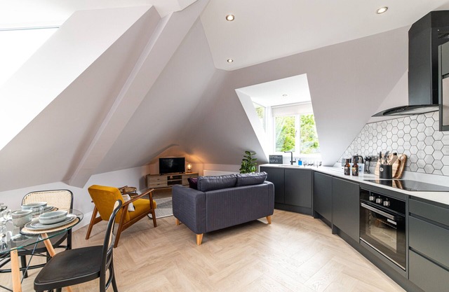 Properties Unique | Chelmsford Loft 6