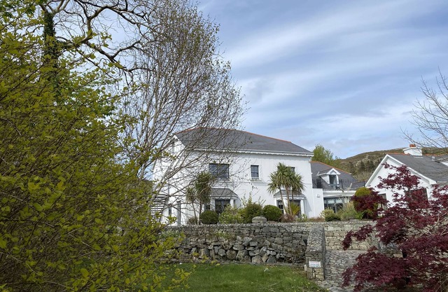 Property 490 - Clifden - sleeps 25 guests in 10 bedrooms