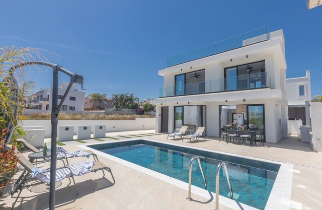 Protaras Holiday Villa TI39 - a villa that sleeps 6 guests in 3 bedrooms
