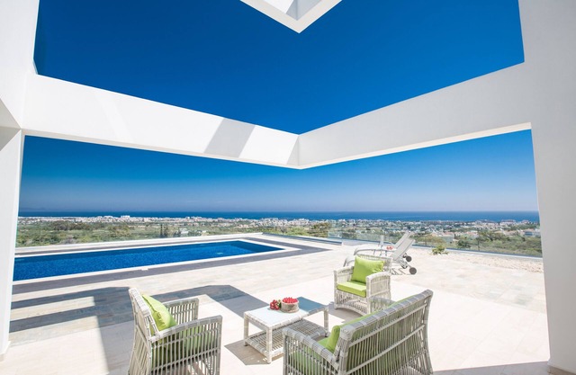 Protaras Holiday Villa KO1 - a villa that sleeps 6 guests in 3 bedrooms