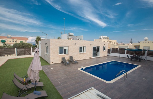 Protaras Holiday Villa GD42 - a villa that sleeps 6 guests in 3 bedrooms
