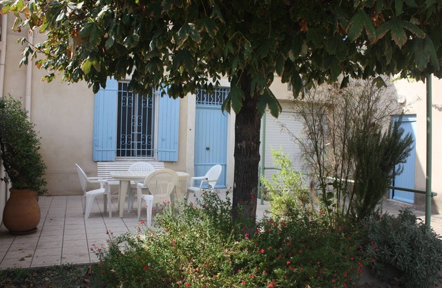 Provencal house, ideally located between Avignon and Orange