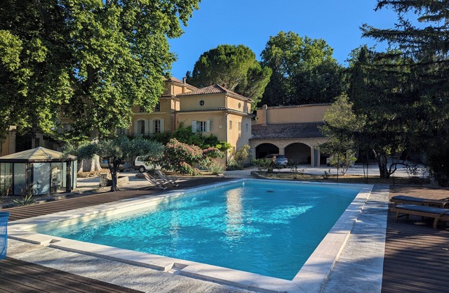 Provence Perfection: Chateau with pool & park in medieval market town