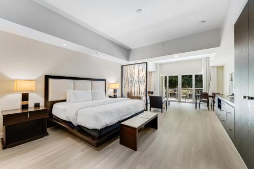 Provident Doral at the Blue Miami